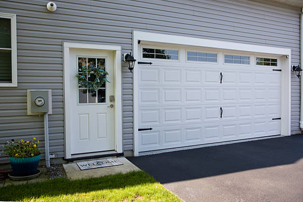 24/7 Emergency Garage Door Panel Replacement experts in Montezuma, GA